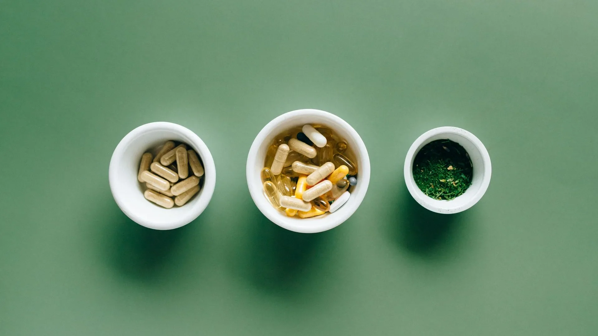 Visual comparison of potential benefits and limitations of peptides for gut health, including reduced inflammation, improved absorption, and realistic expectations.