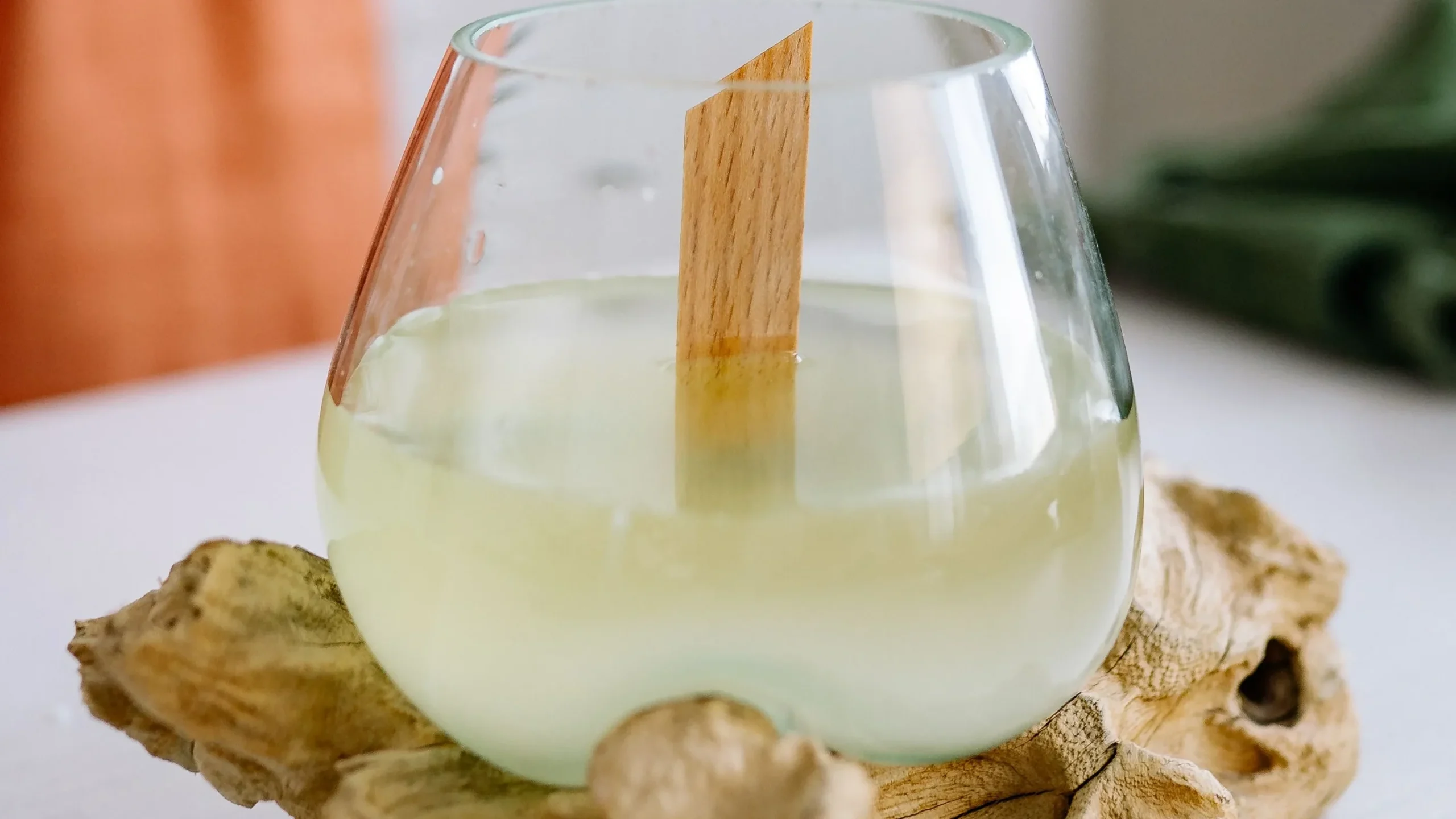 Refreshing glass of water kefir, a dairy-free option in the best probiotic drinks list, naturally fizzy and light.