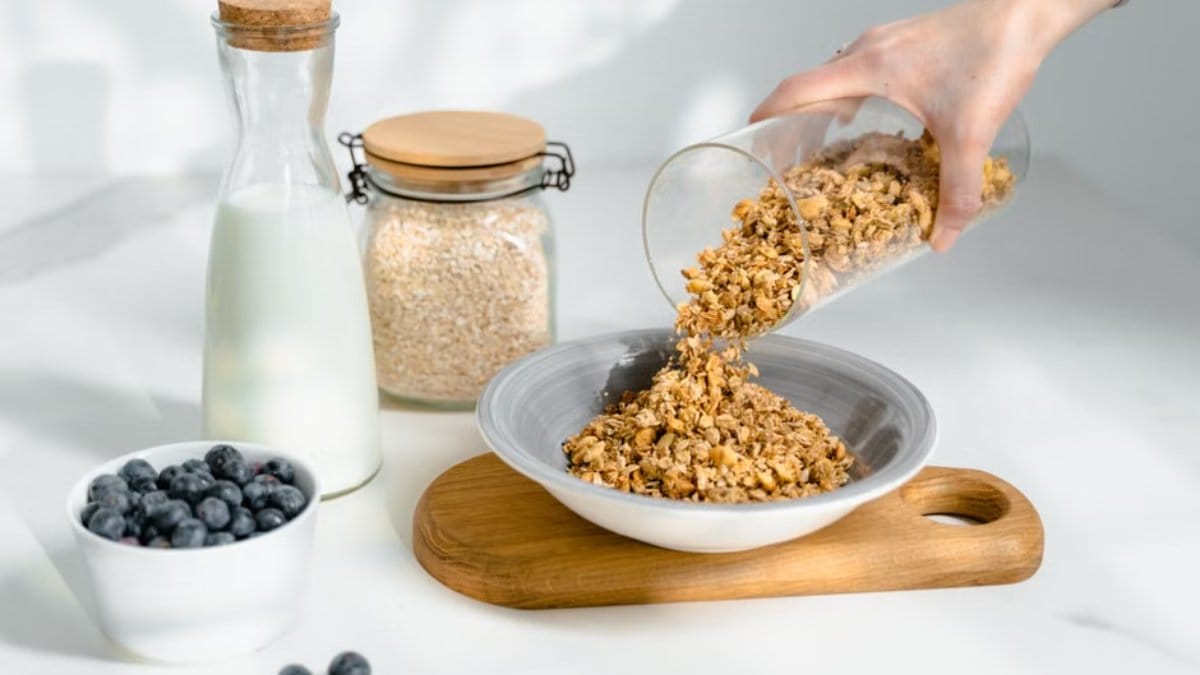 The Overnight Oats Reset (Prep 1, Eat 5 Days)