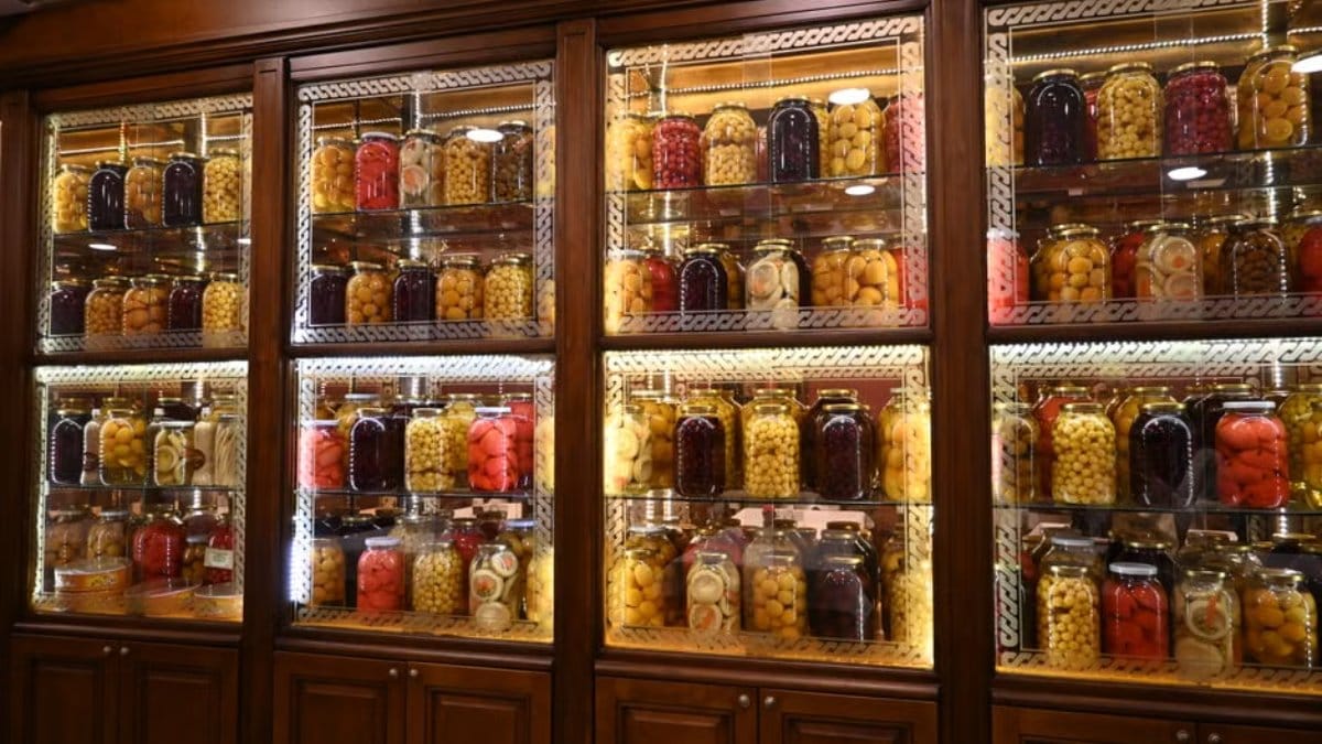 How to choose and use live fermented foods correctly